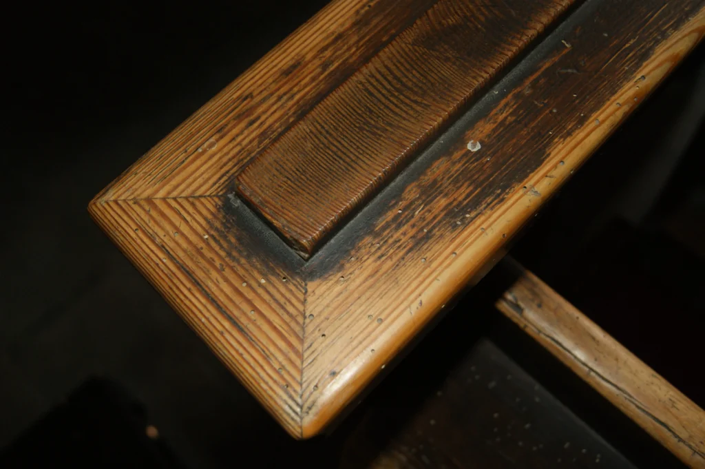 zwalczanie korników w obiektach sakralnych