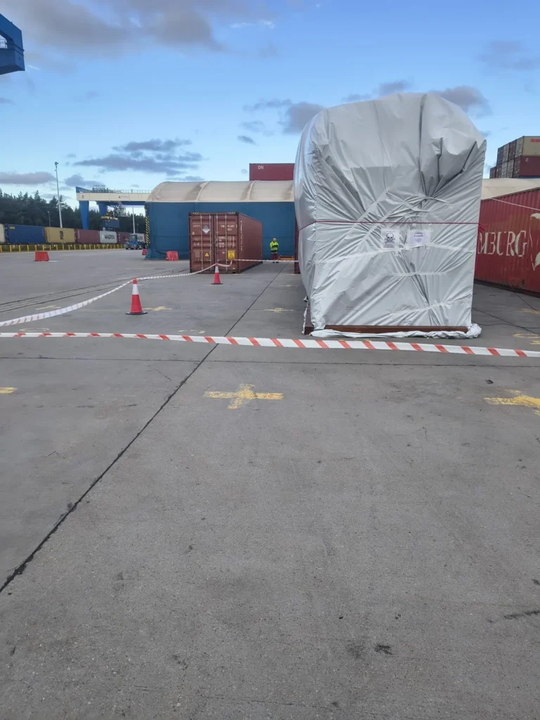 Fumigacja jachtu w terminalu kontenerowym